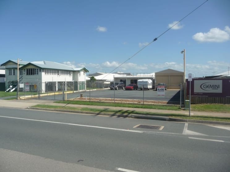 3 Peak Downs Highway Racecourse QLD 4740 - Image 3