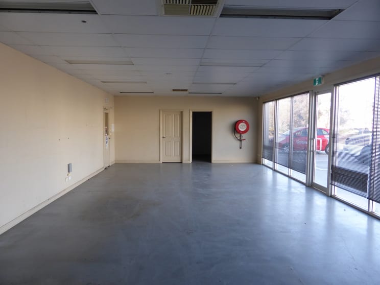 Click to view all images 1/251 Benetook Avenue Mildura VIC 3500 - Image 2