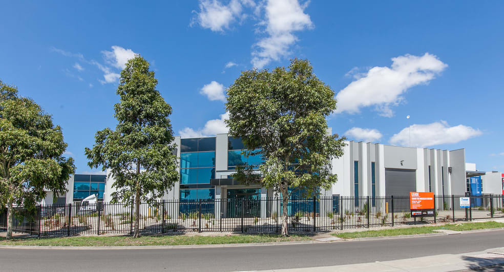 Click to view all images 59 East Derrimut Crescent Derrimut VIC 3030 - Image 2