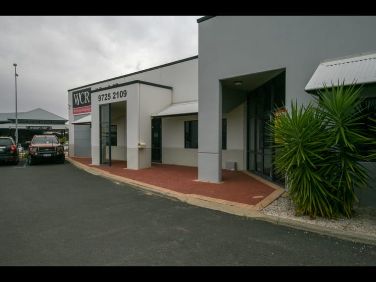 Click to view all images Unit B/2 Albatross Crescent Eaton WA 6232 - Image 1