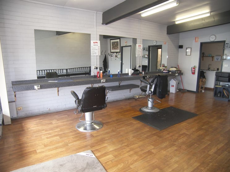 115 High Street Kangaroo Flat VIC 3555 - Image 2