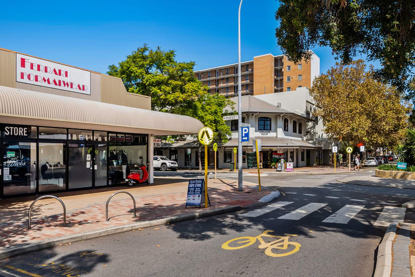 Click to view all images 33B Adelaide Street Fremantle WA 6160 - Image 2