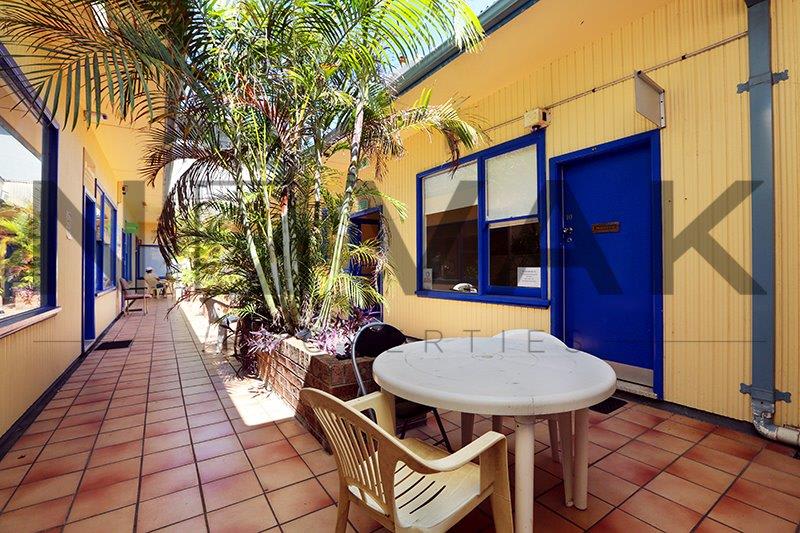 10/876A Pittwater Road Dee Why NSW 2099 - Image 2