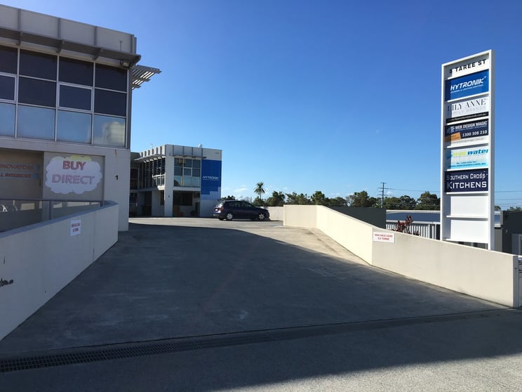 Click to view all images 2/5 Taree St Burleigh Heads QLD 4220 - Image 3