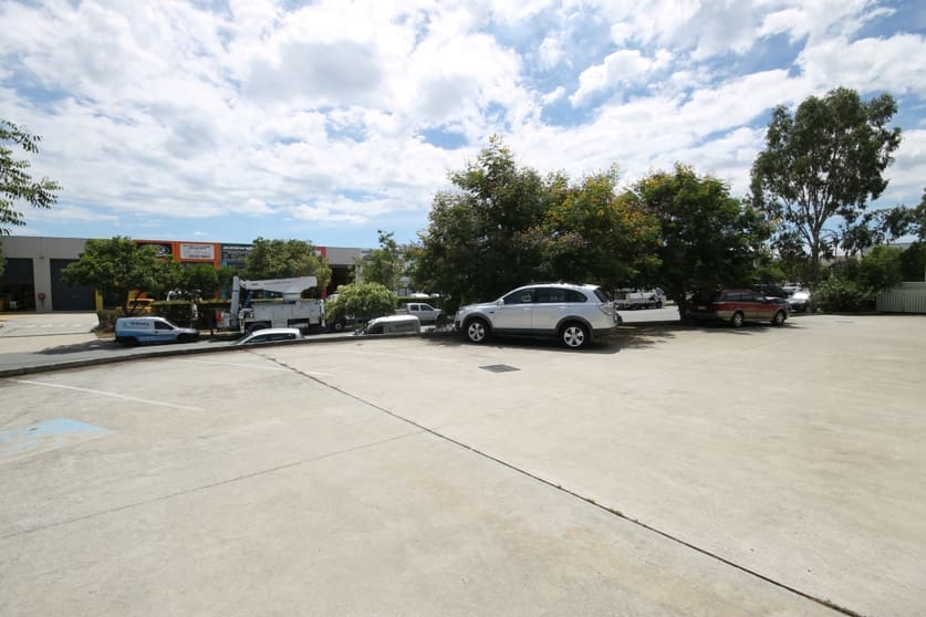 Click to view all images 1/7 India Street Capalaba QLD 4157 - Image 2