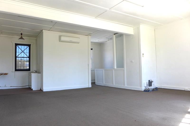 Click to view all images 108 South Parade Blackburn VIC 3130 - Image 2