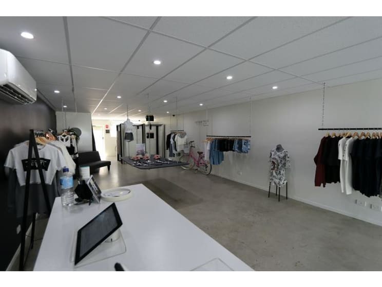 Click to view all images 5/3 Park Avenue Burleigh Heads QLD 4220 - Image 3