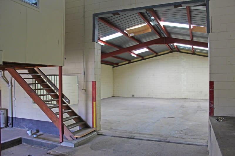 Click to view all images 4/2-6 Russell Lane Batemans Bay NSW 2536 - Image 2
