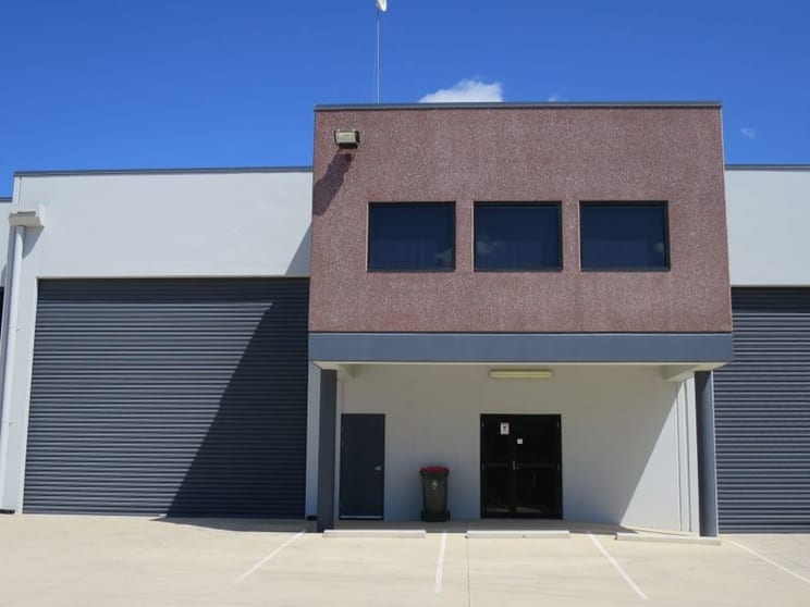 Click to view all images 2/242 New Cleveland Road Tingalpa QLD 4173 - Image 2