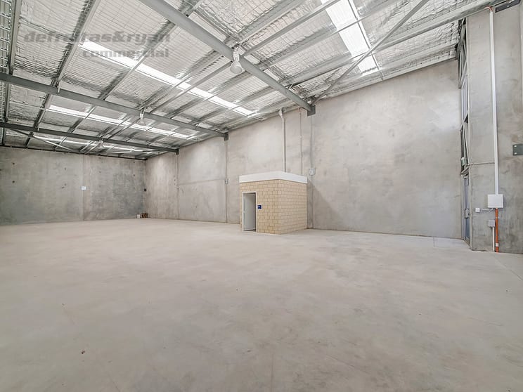 Click to view all images 1/145 Allen Road Forrestdale WA 6112 - Image 3