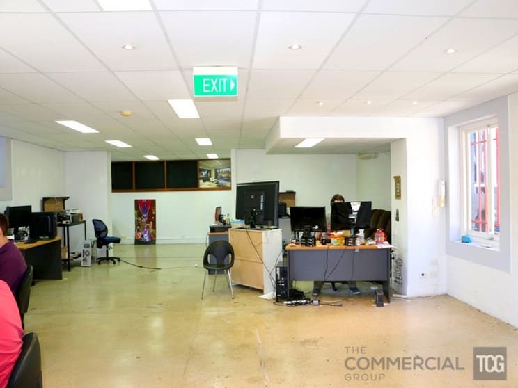 Click to view all images 1.1/92 Commercial Road Newstead QLD 4006 - Image 2