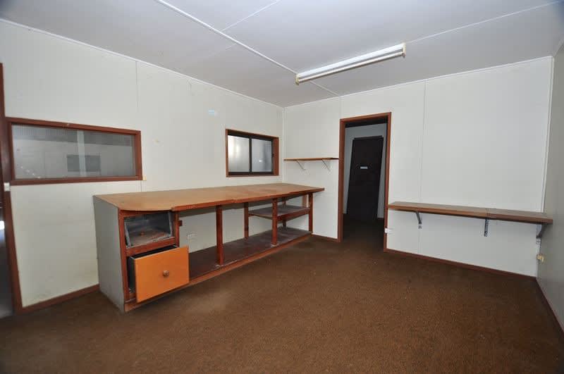 Click to view all images 54 Vains Street Golden Gully VIC 3555 - Image 3