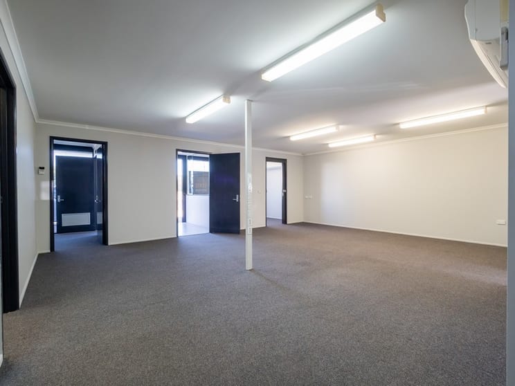 Click to view all images 6/12 Nissen Street Pialba QLD 4655 - Image 3