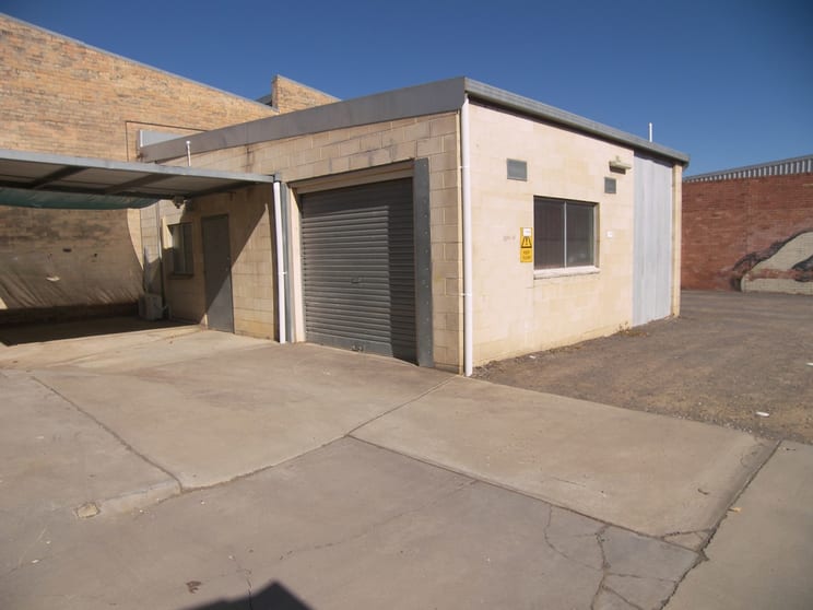 Click to view all images Rear Shed/19 Hopetoun Street Bendigo VIC 3550 - Image 1