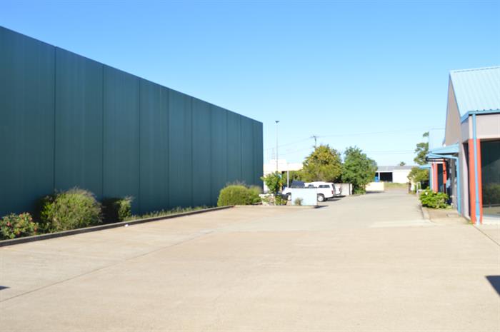 Click to view all images Unit 3, 4 Friesian Close Sandgate NSW 2304 - Image 3