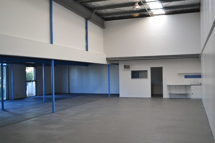 Click to view all images 1/15 Hutchinson Street Burleigh Heads QLD 4220 - Image 3