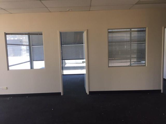 Click to view all images Unit B/16 Modal Crescent Canning Vale WA 6155 - Image 2