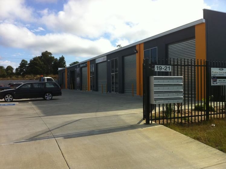 Click to view all images 8/19-21 Sharnet Circuit Pakenham VIC 3810 - Image 2