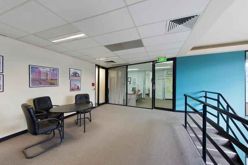 Click to view all images 111 Thistlethwaite Street South Melbourne VIC 3205 - Image 3