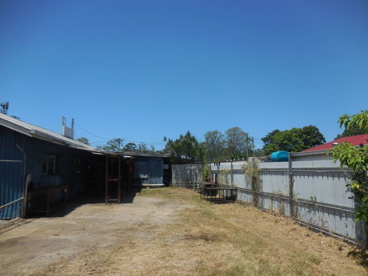 Click to view all images Petrie QLD 4502 - Image 2