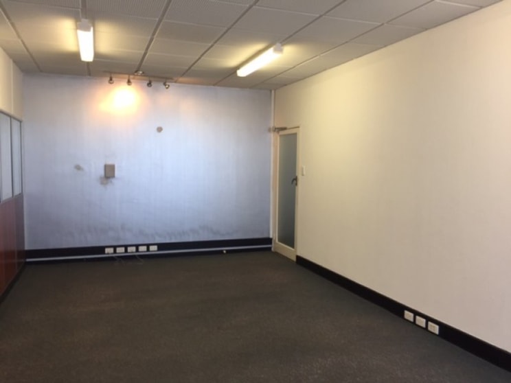 Click to view all images 4/439 Albany Highway Victoria Park WA 6100 - Image 2