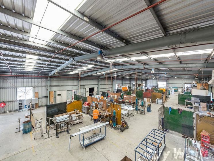 Click to view all images 147 Magnesium Drive Crestmead QLD 4132 - Image 3