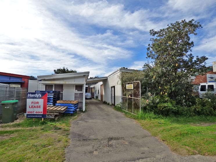 Click to view all images Warraba Road North Narrabeen NSW 2101 - Image 1