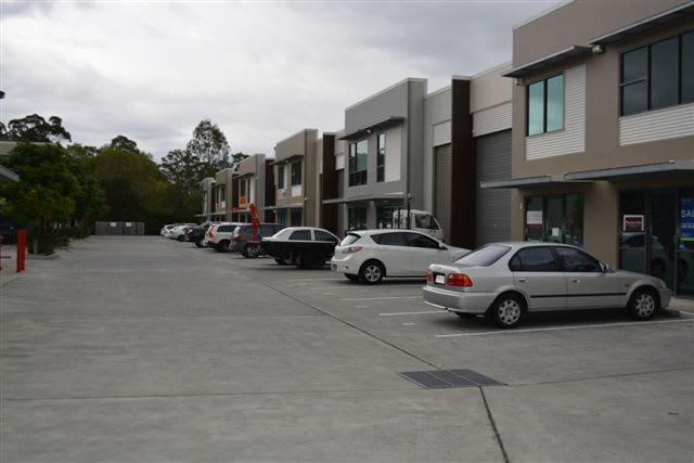 Click to view all images Unit 2/172 North Road Woodridge QLD 4114 - Image 1