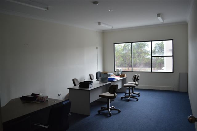 Click to view all images Unit 2/172 North Road Woodridge QLD 4114 - Image 2