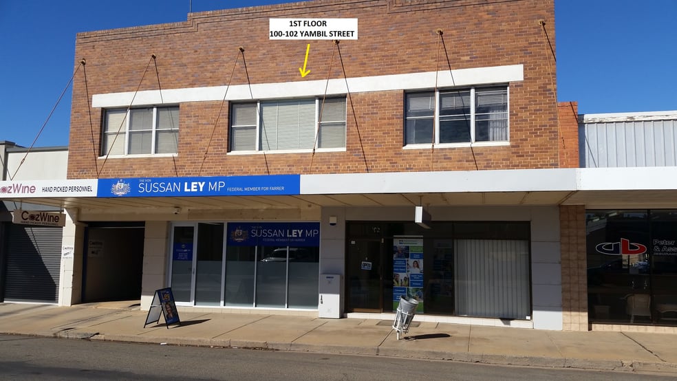 Click to view all images UPSTAIRS 100-102 YAMBIL STREET Griffith NSW 2680 - Image 1