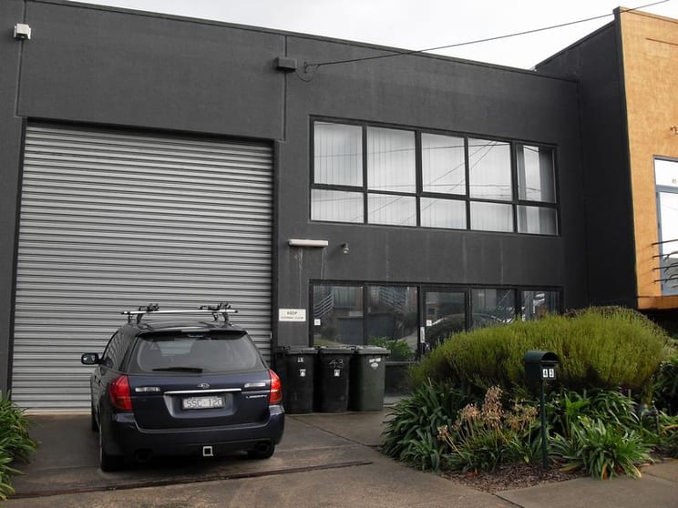 Click to view all images 43 Greenaway St Bulleen VIC 3105 - Image 1
