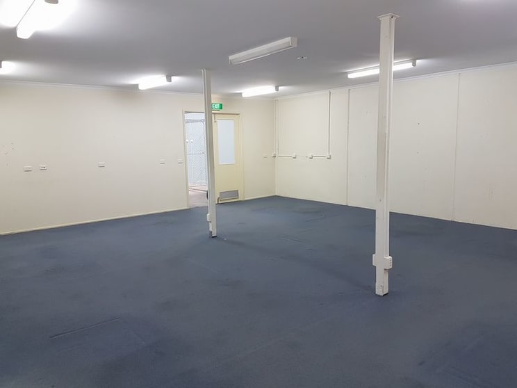 Click to view all images 43 Greenaway St Bulleen VIC 3105 - Image 3