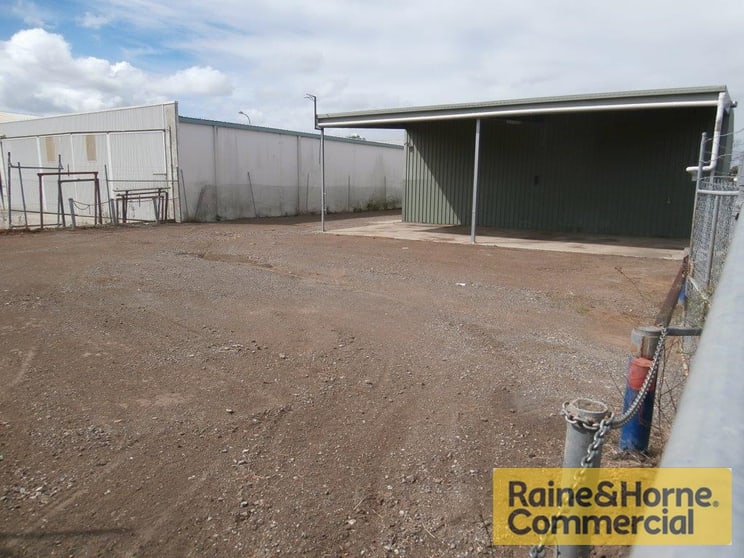 Click to view all images 660 Lores Bonney Drive Archerfield QLD 4108 - Image 2