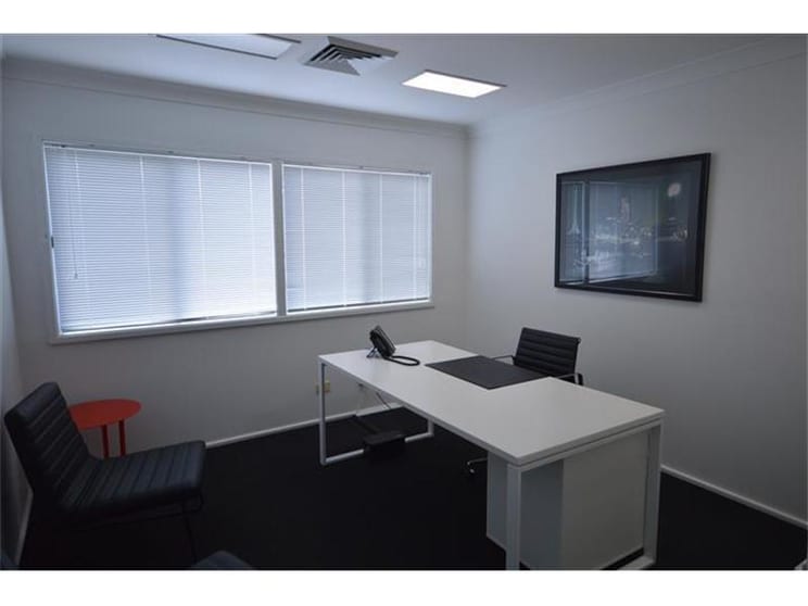 Click to view all images (Unit 8)/26 Oakdale Road Gateshead NSW 2290 - Image 3