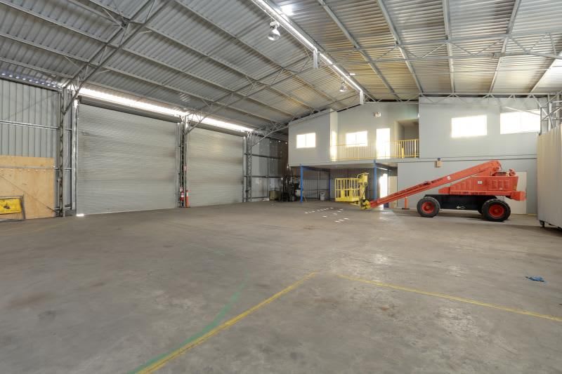 Click to view all images 13 Thrift Close, Mount Thorley Singleton NSW 2330 - Image 3
