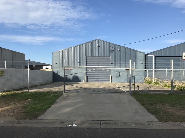 Click to view all images 102 Kildare Street North Geelong VIC 3215 - Image 2