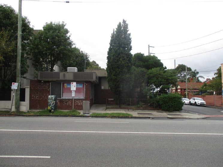 Click to view all images Rear 60 Barkly Street St Kilda VIC 3182 - Image 1