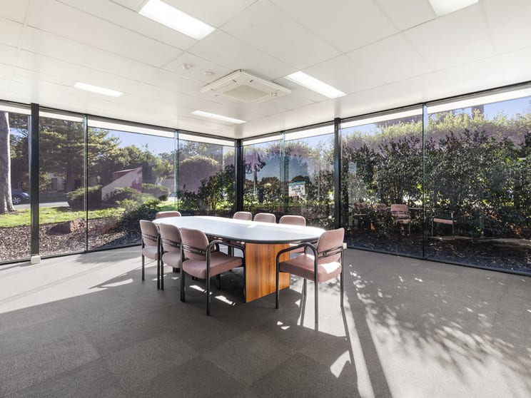 Click to view all images 1/87-91 Heatherdale Road Ringwood VIC 3134 - Image 3