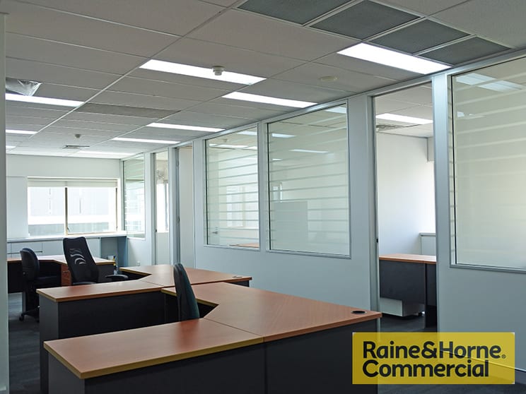 Click to view all images 5A/490 Upper Edward Street Spring Hill QLD 4000 - Image 3