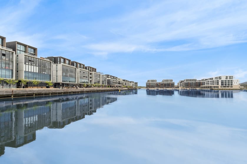 Click to view all images 17/19 Eastlake Parade Kingston ACT 2604 - Image 2