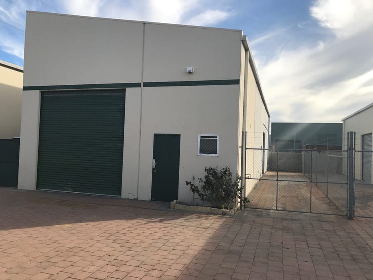 Click to view all images 2/20 Vale Street Malaga WA 6090 - Image 1
