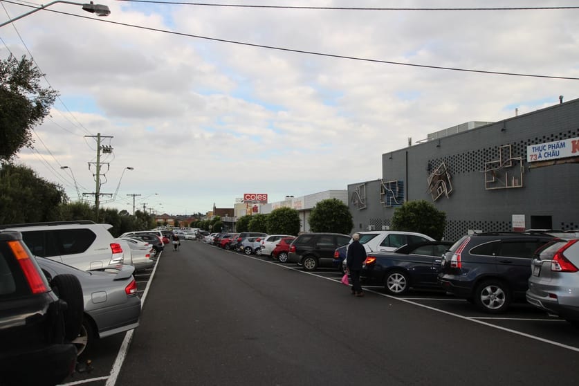 Click to view all images 77 May Road Lalor VIC 3075 - Image 3