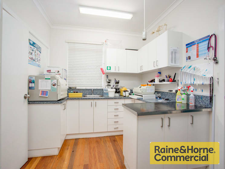 7 Third Avenue Sandgate QLD 4017 - Image 3