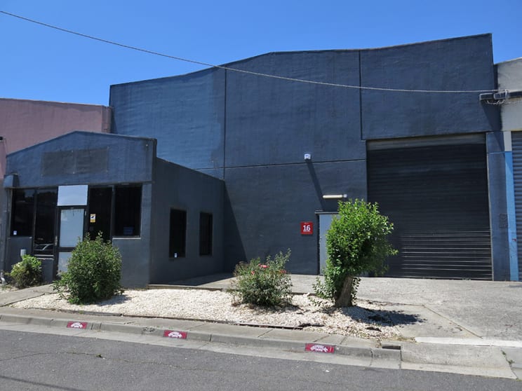 Click to view all images 16 Hercules Street Tullamarine VIC 3043 - Image 2