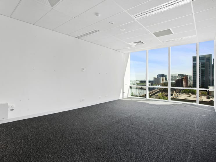 Click to view all images 802/2 Queen Streeet Melbourne VIC 3000 - Image 3