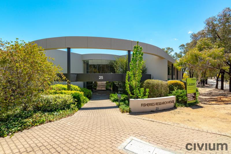 Click to view all images Ground Unit 1/25 Geils Court Deakin ACT 2600 - Image 2