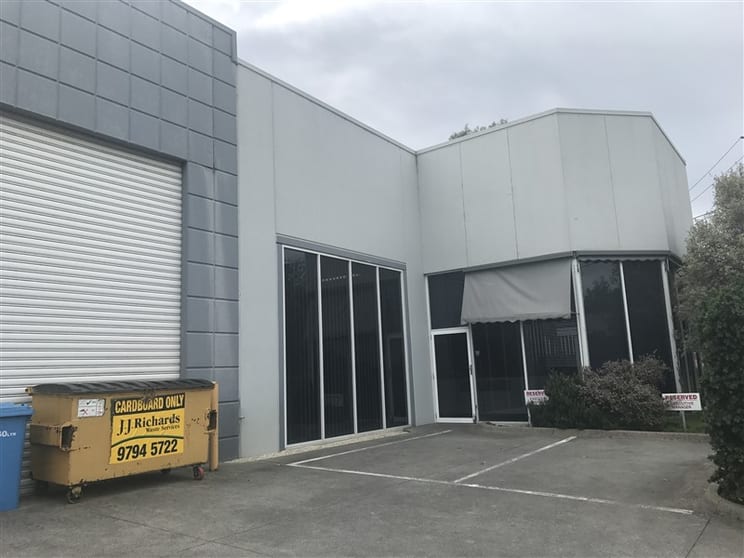 Click to view all images 1/21 Viewtech Place Rowville VIC 3178 - Image 2