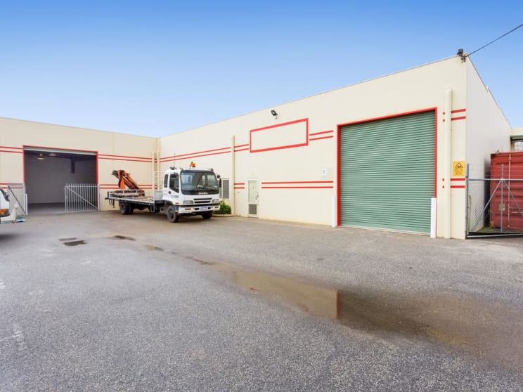 Click to view all images 133 Kelvin Road Maddington WA 6109 - Image 3