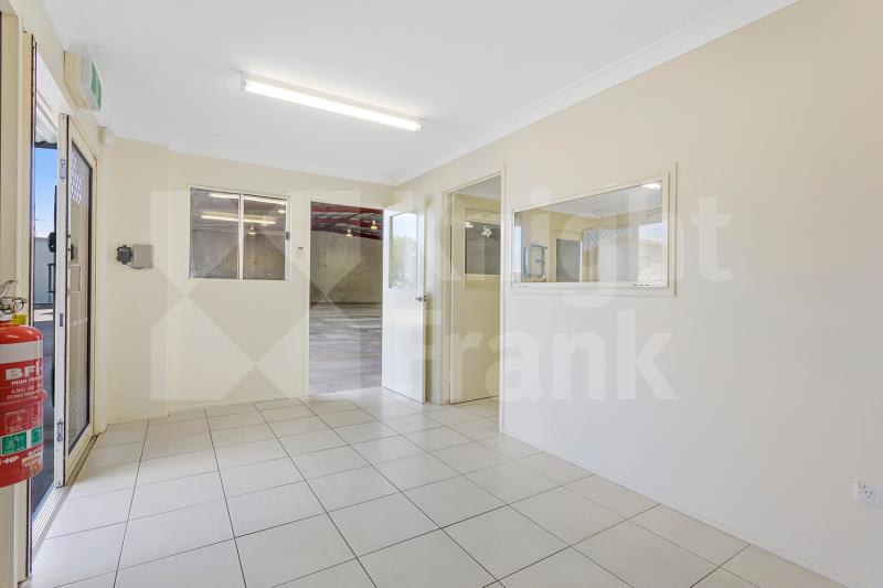 Click to view all images 3/192 Alexandra Street Kawana QLD 4701 - Image 3