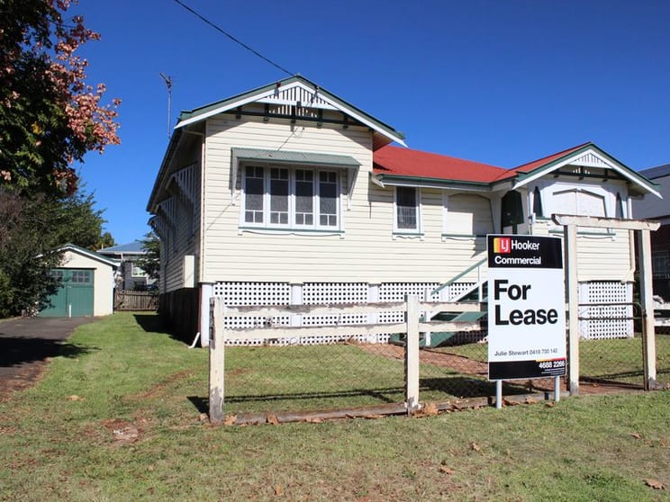 Click to view all images 10 Aubigny Street East Toowoomba QLD 4350 - Image 1